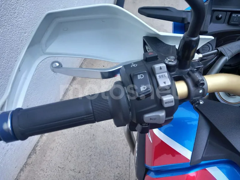 Honda CRF1000L Africa Twin - Vista 8