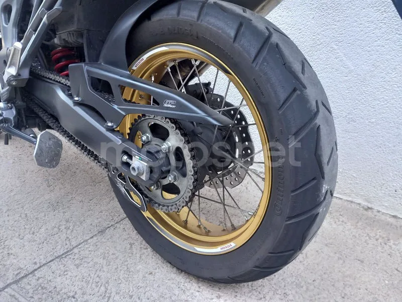 Honda CRF1000L Africa Twin - Vista 9