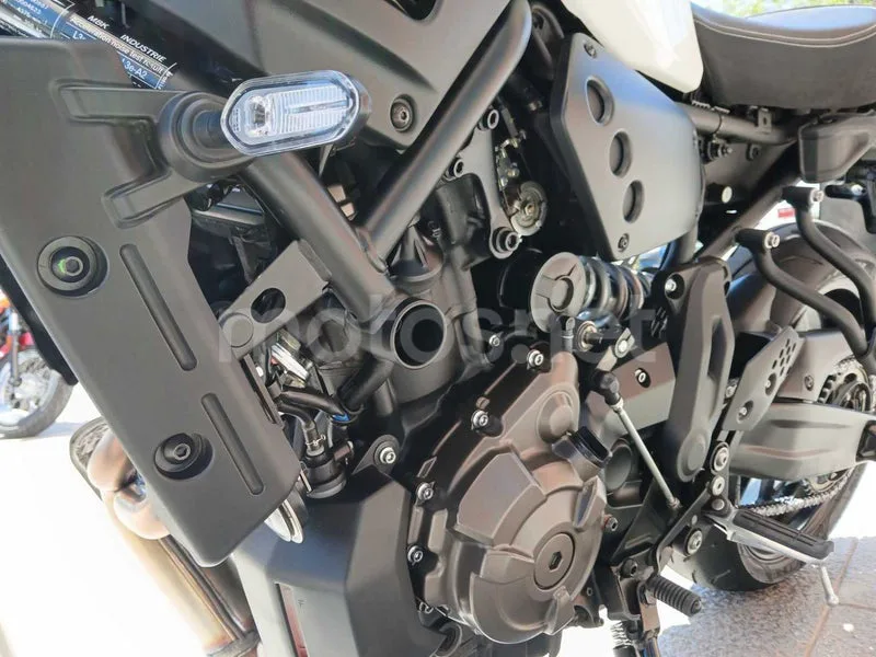 Yamaha XSR700 - Vista 14