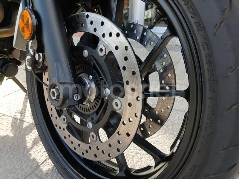 Yamaha XSR700 - Vista 19
