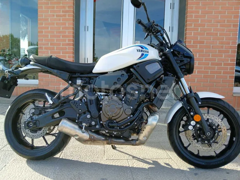 Yamaha XSR700 - Vista 22