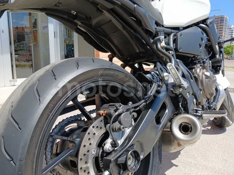 Yamaha XSR700 - Vista 8