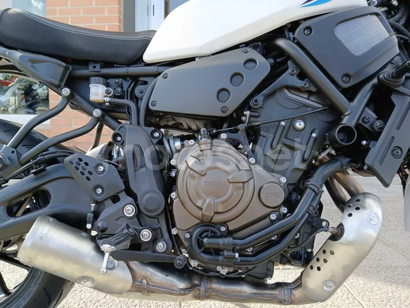 Yamaha XSR700 - Vista 19