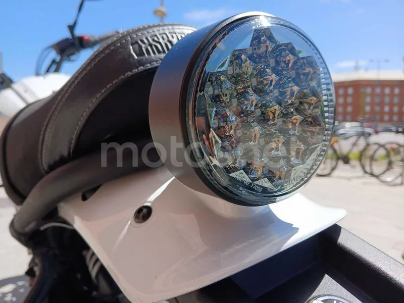 Yamaha XSR700 - Vista 10