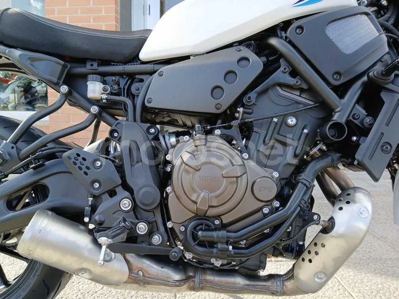 Yamaha XSR700 - Vista 19