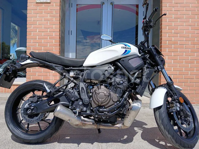 Yamaha XSR700 - Vista 4
