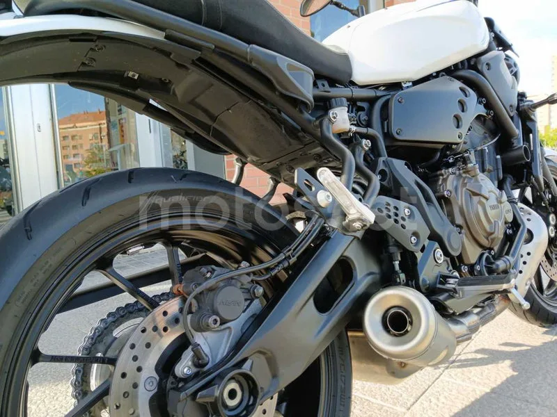 Yamaha XSR700 - Vista 6