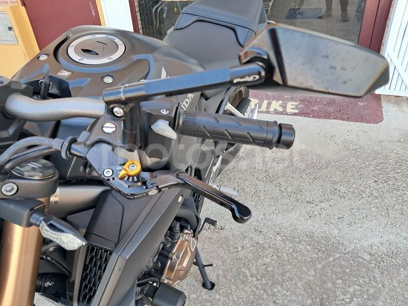 Honda CB650R - Vista 12