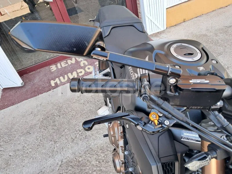 Honda CB650R - Vista 13