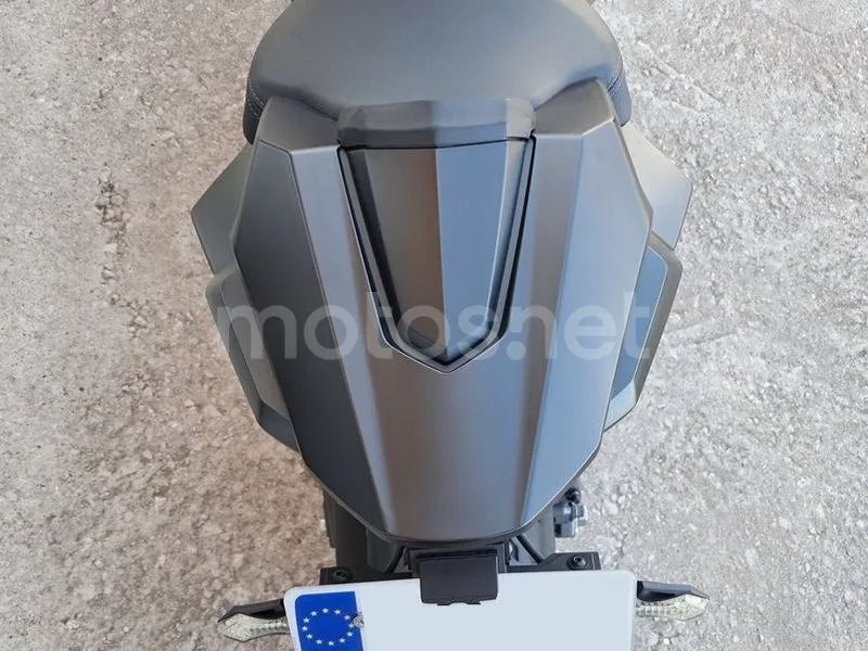Honda CB650R - Vista 16