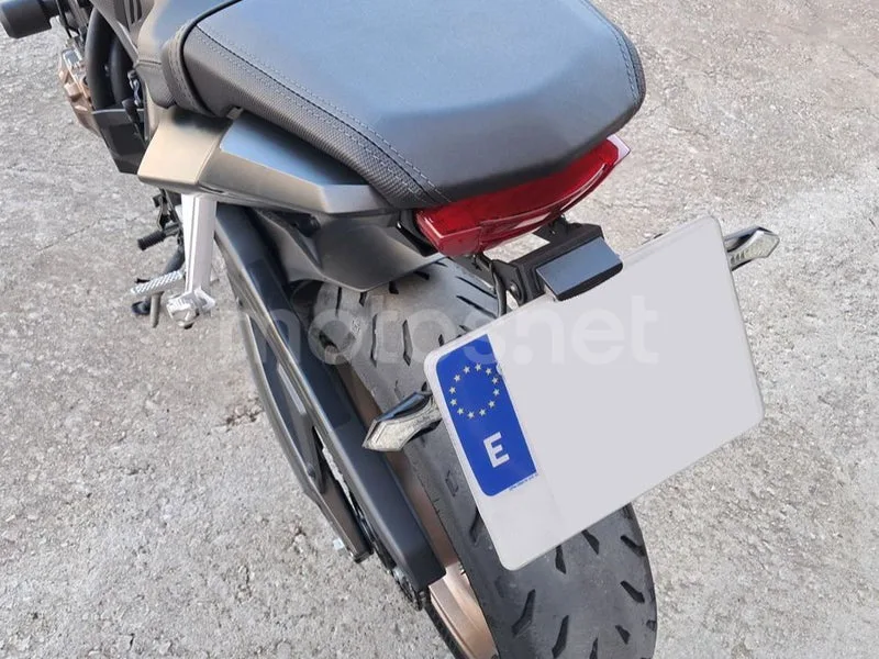 Honda CB650R - Vista 17