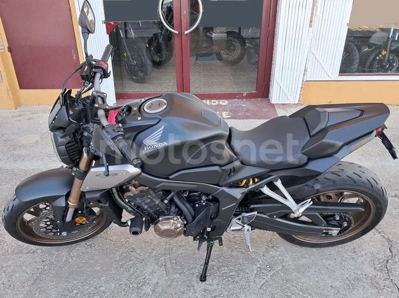 Honda CB650R - Vista 4