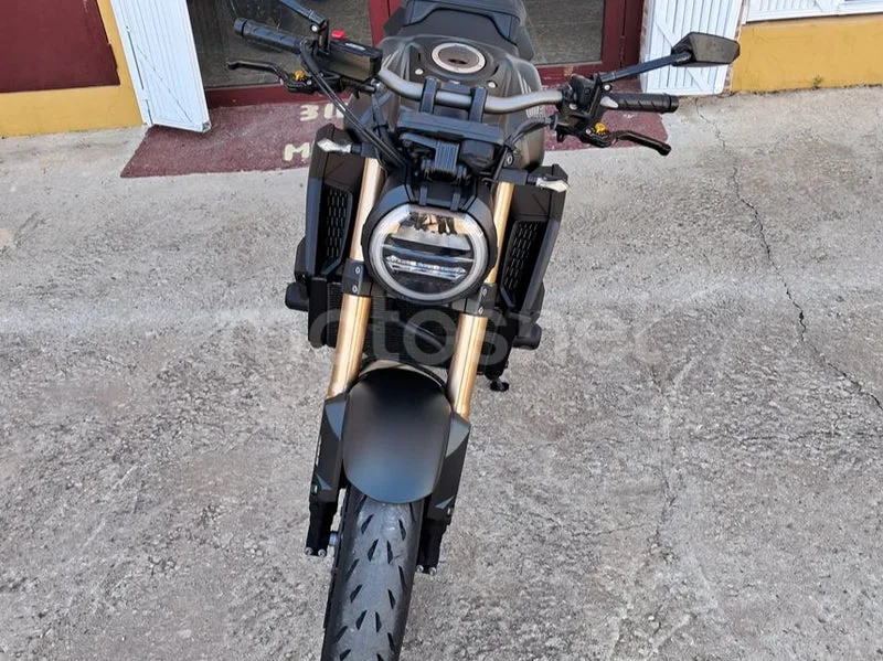 Honda CB650R - Vista 5