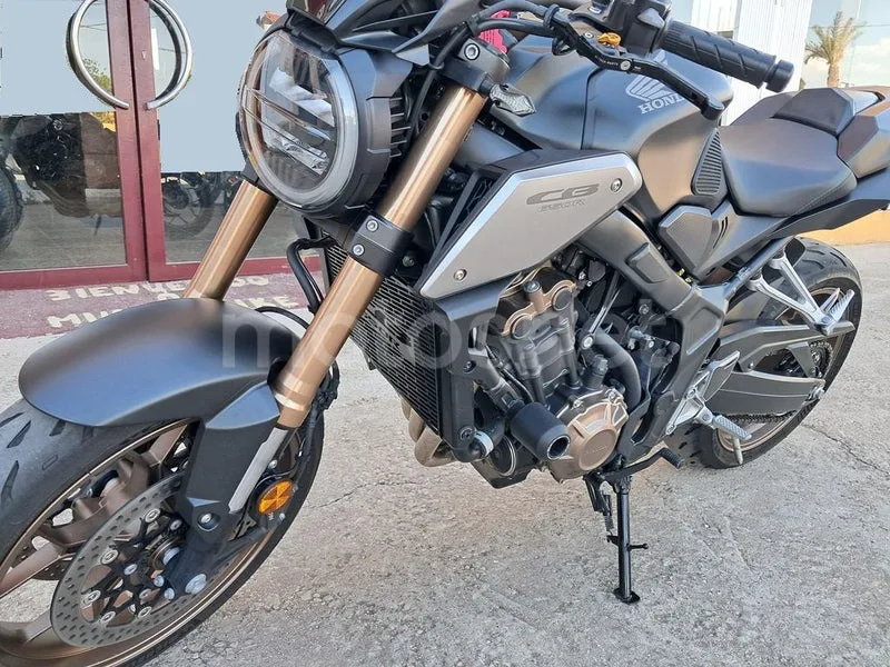 Honda CB650R - Vista 7