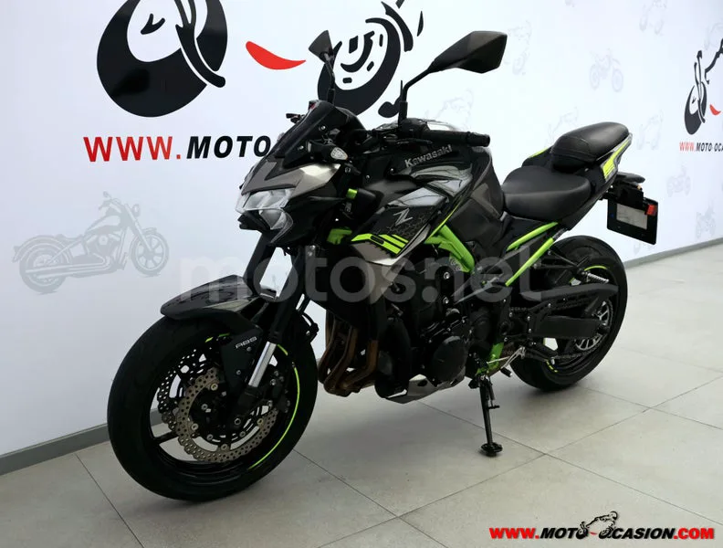 Kawasaki Z900 - Vista 8