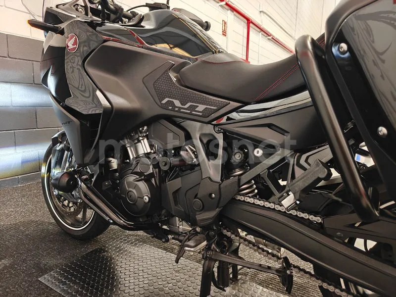 Honda NT1100 - Vista 13