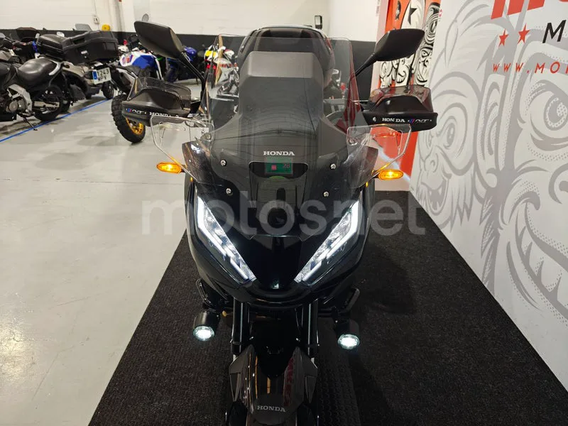 Honda NT1100 - Vista 4