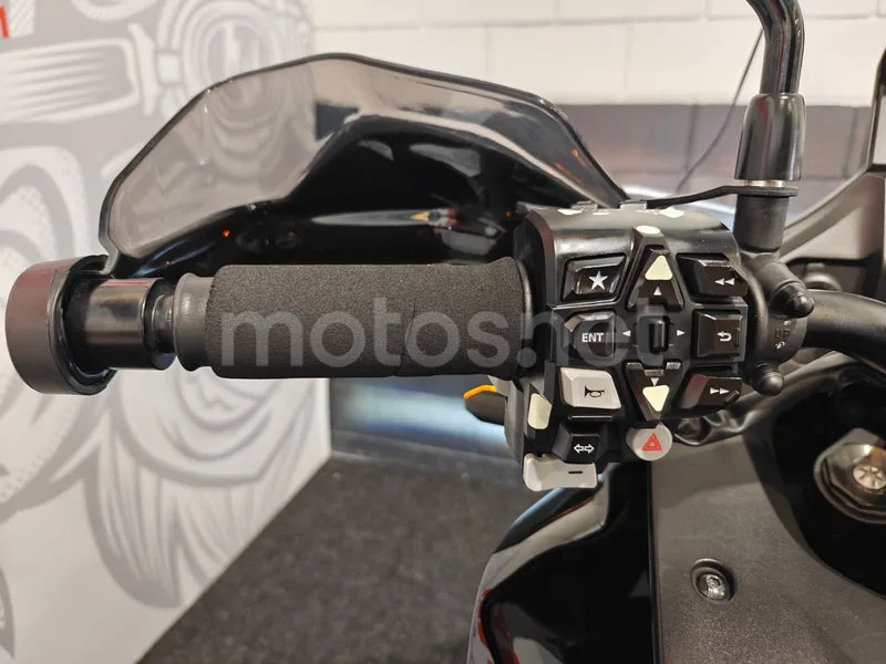 Honda NT1100 - Vista 9
