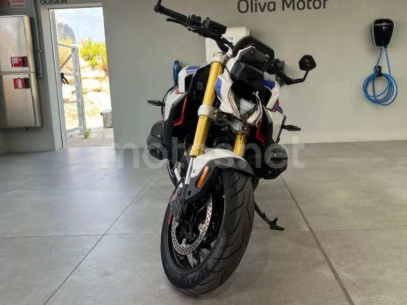BMW R 1300 R - Vista 3