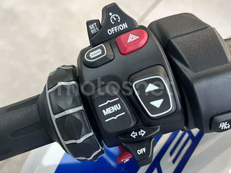 BMW R 1300 R - Vista 8