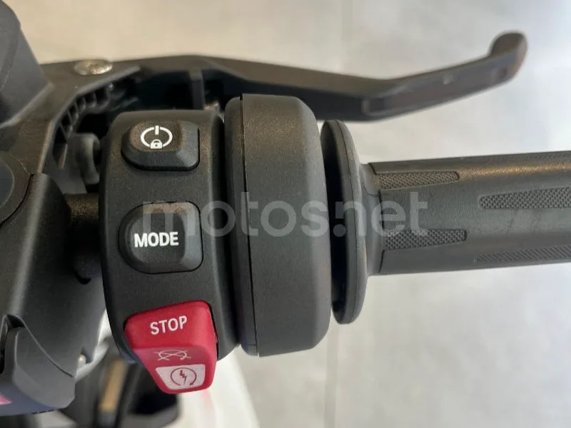 BMW R 1300 R - Vista 9