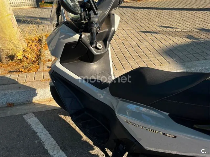 Kymco Sky Town 125 - Vista 4