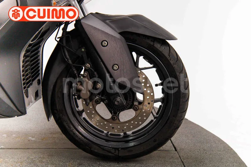 Yamaha XMAX 300 - Vista 14