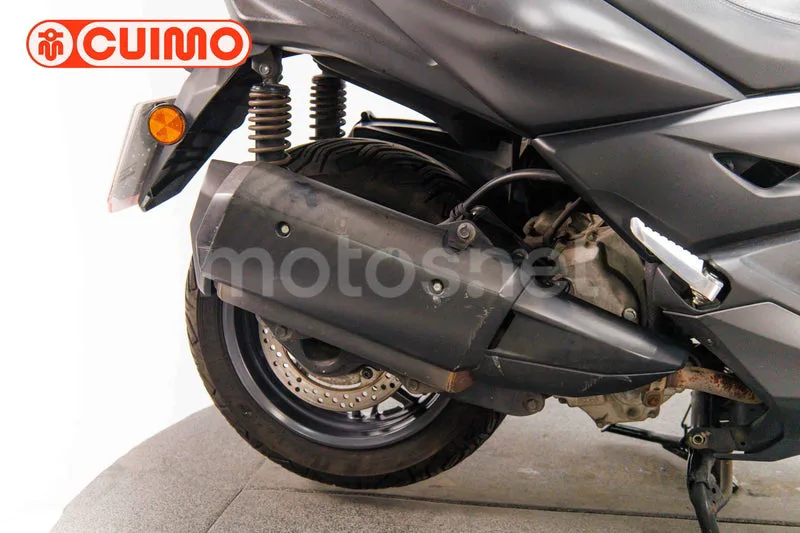 Yamaha XMAX 300 - Vista 15