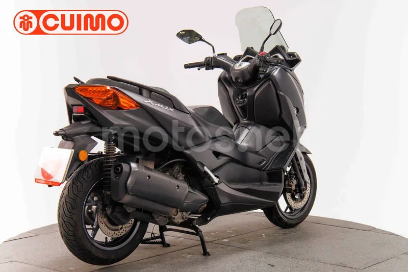 Yamaha XMAX 300 - Vista 4