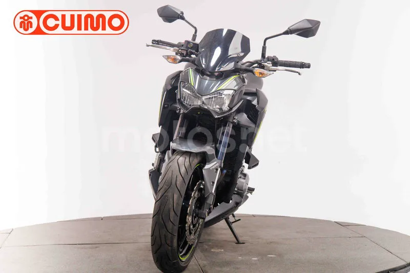 Kawasaki Z900 - Vista 19