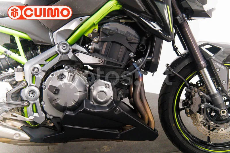 Kawasaki Z900 - Vista 26