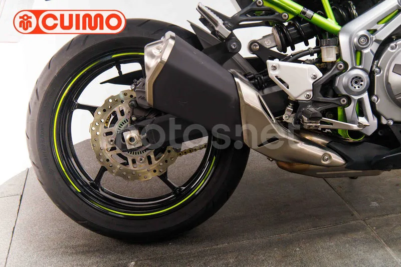 Kawasaki Z900 - Vista 28