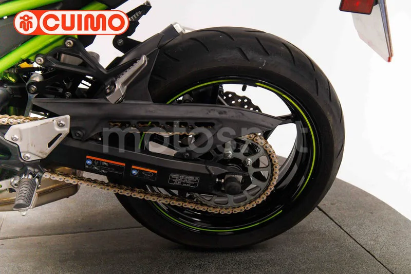 Kawasaki Z900 - Vista 35