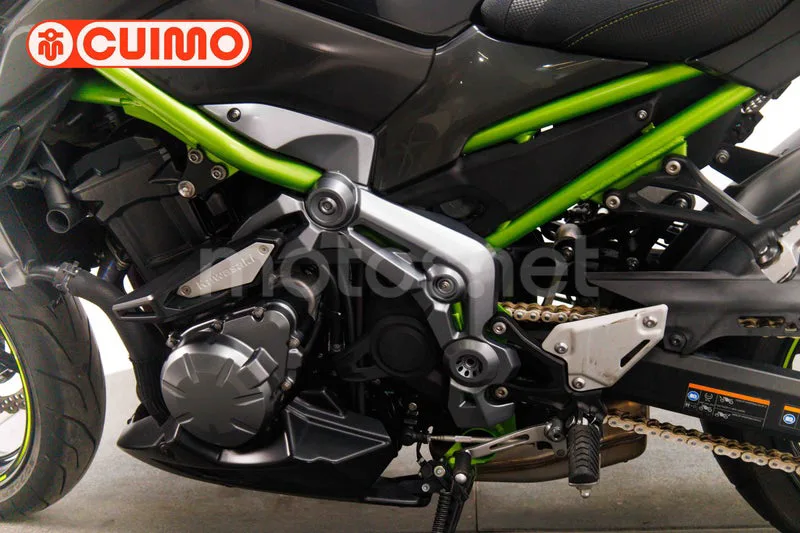 Kawasaki Z900 - Vista 37