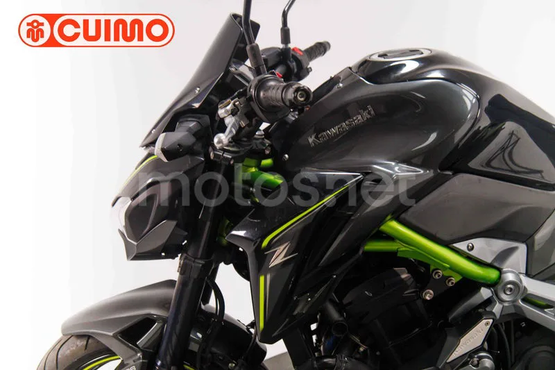 Kawasaki Z900 - Vista 39