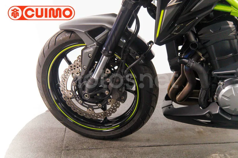 Kawasaki Z900 - Vista 42