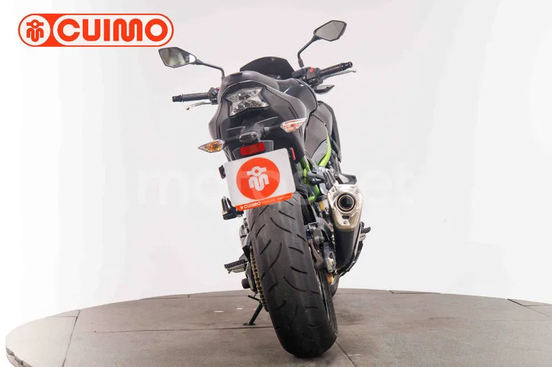 Kawasaki Z900 - Vista 9
