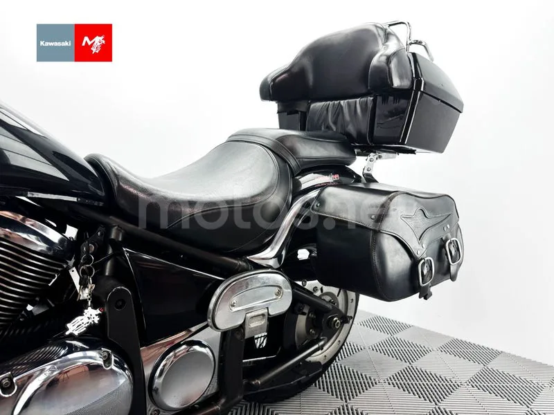 Kawasaki VN900 Classic - Vista 23