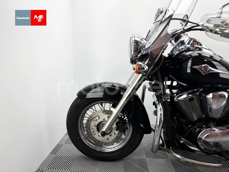 Kawasaki VN900 Classic - Vista 25