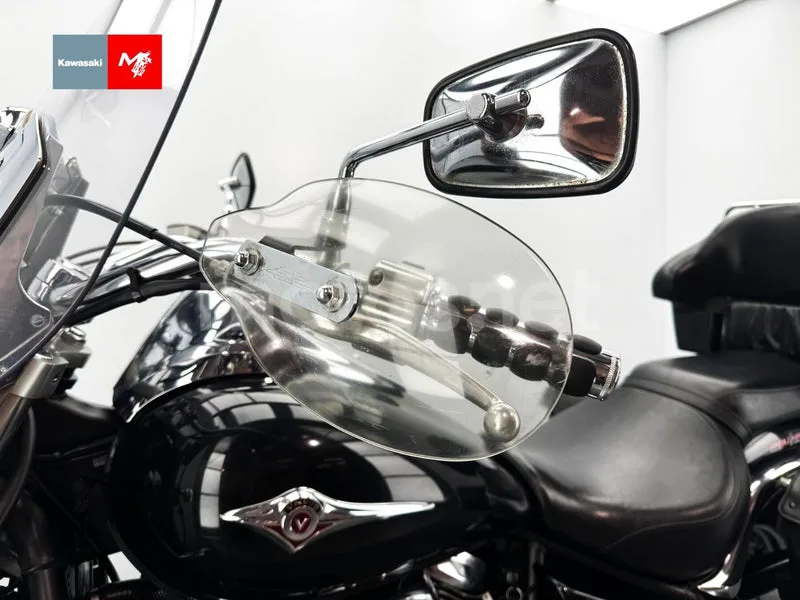 Kawasaki VN900 Classic - Vista 26
