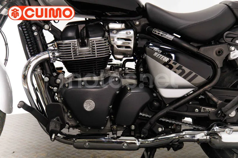 Royal Enfield Super Meteor 650 - Vista 20