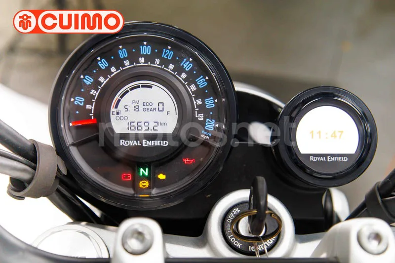 Royal Enfield Super Meteor 650 - Vista 25