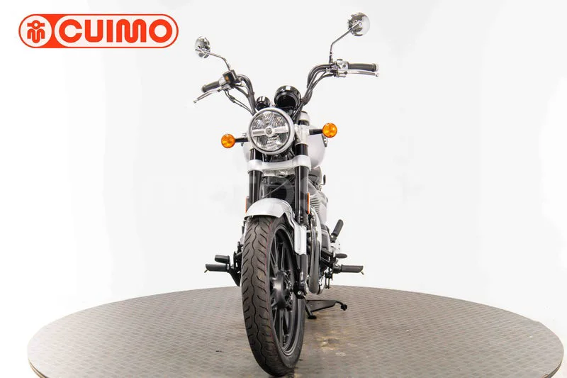 Royal Enfield Super Meteor 650 - Vista 10