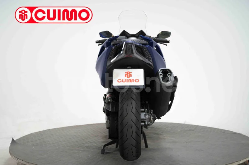 Kymco AK 550 - Vista 5