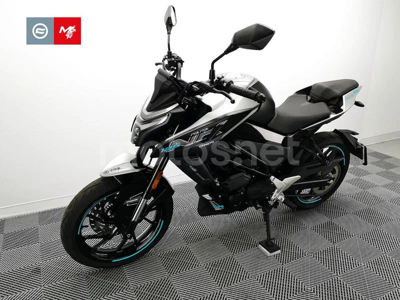 CFMOTO 125 NK - Vista 17