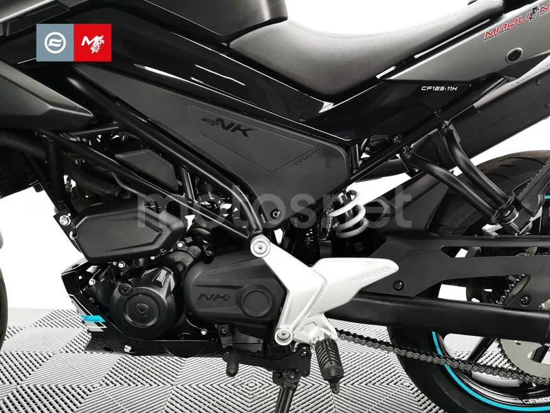 CFMOTO 125 NK - Vista 21