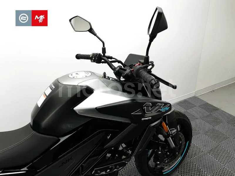 CFMOTO 125 NK - Vista 8