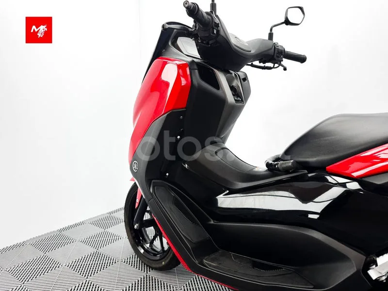 Yamaha NMAX - Vista 11