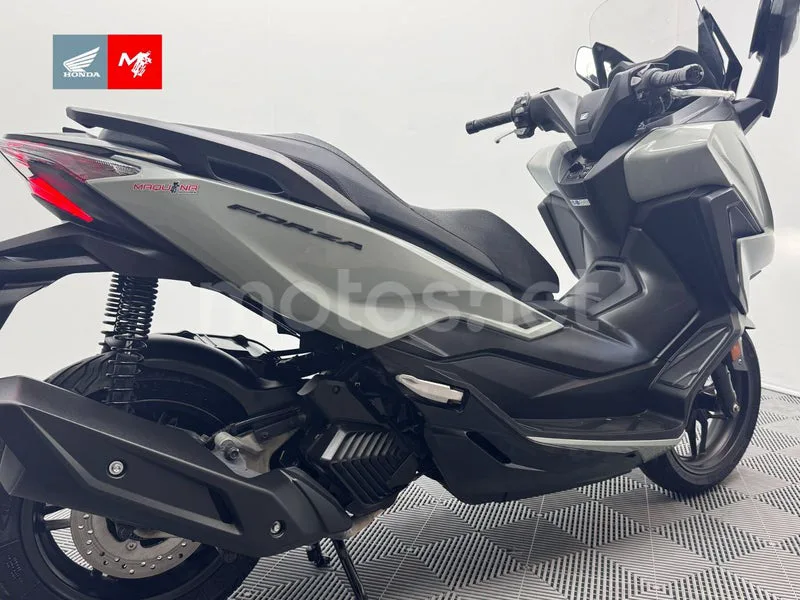 Honda Forza 125 - Vista 5