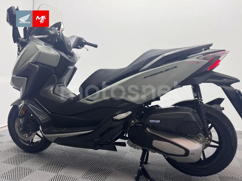 Honda Forza 125 - Vista 8